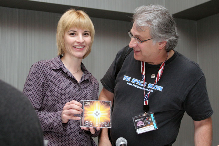 Elaine Walker of Zia and Dr. David Livingston of The Space Show at 2006 International Space Development Conference