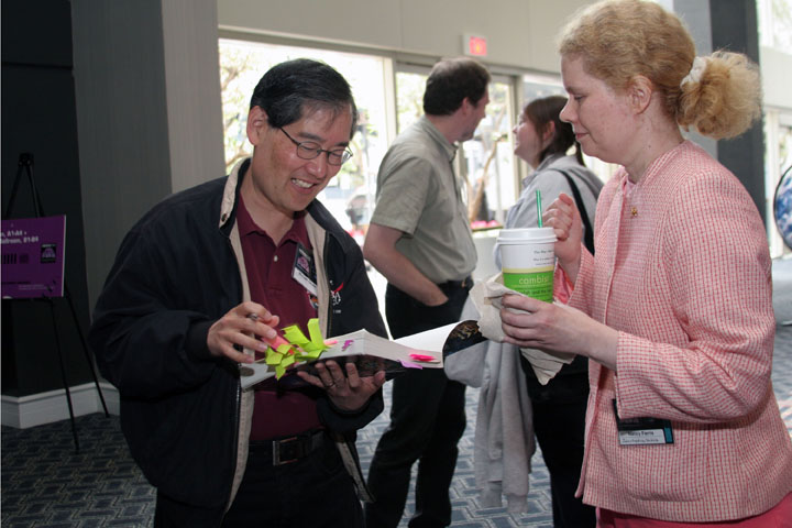Michael Okuda signs autographs at 2006 International Space Development Conference