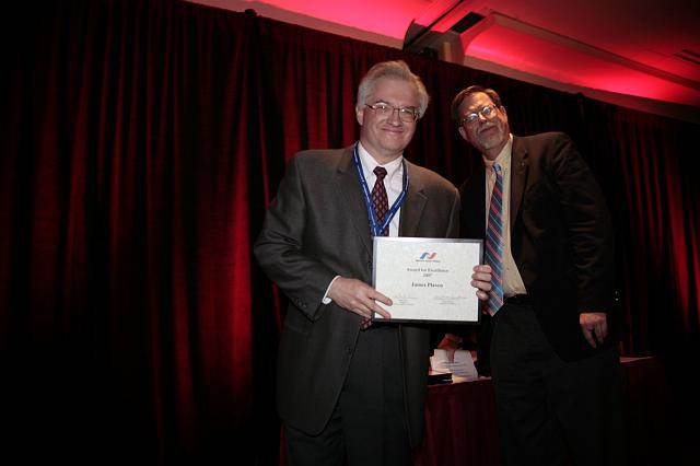 2007 isdc james plaxco accepting nss award for excellence