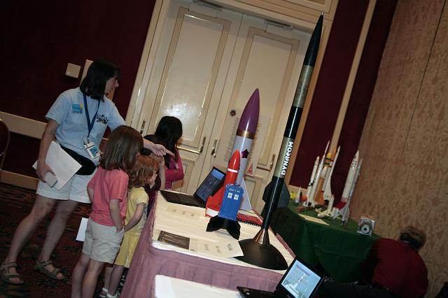 2007 isdc space company exhibits tour 1