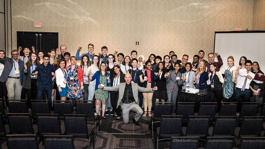 Jeff Bezos with students at 2018 ISDC