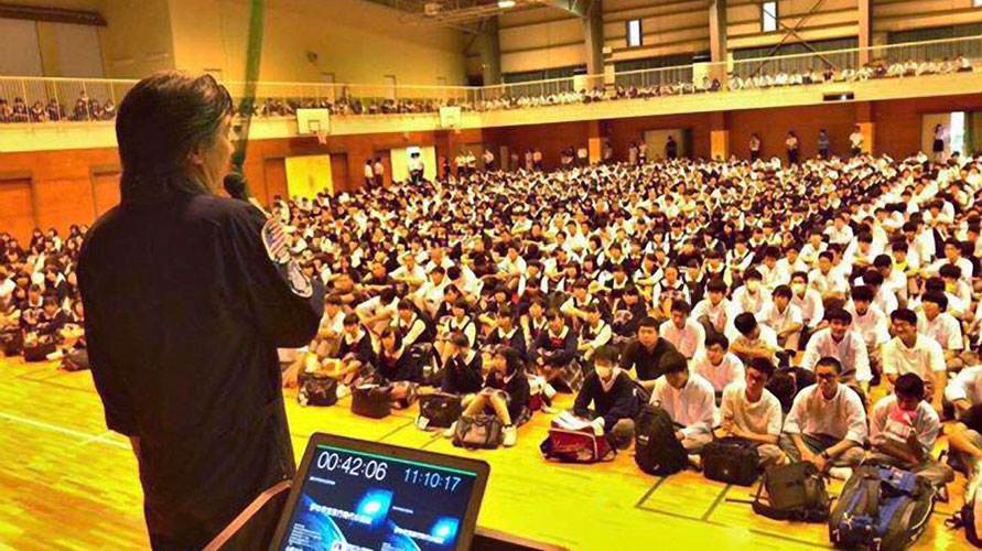 NSS Japan president speaks to 3000 students