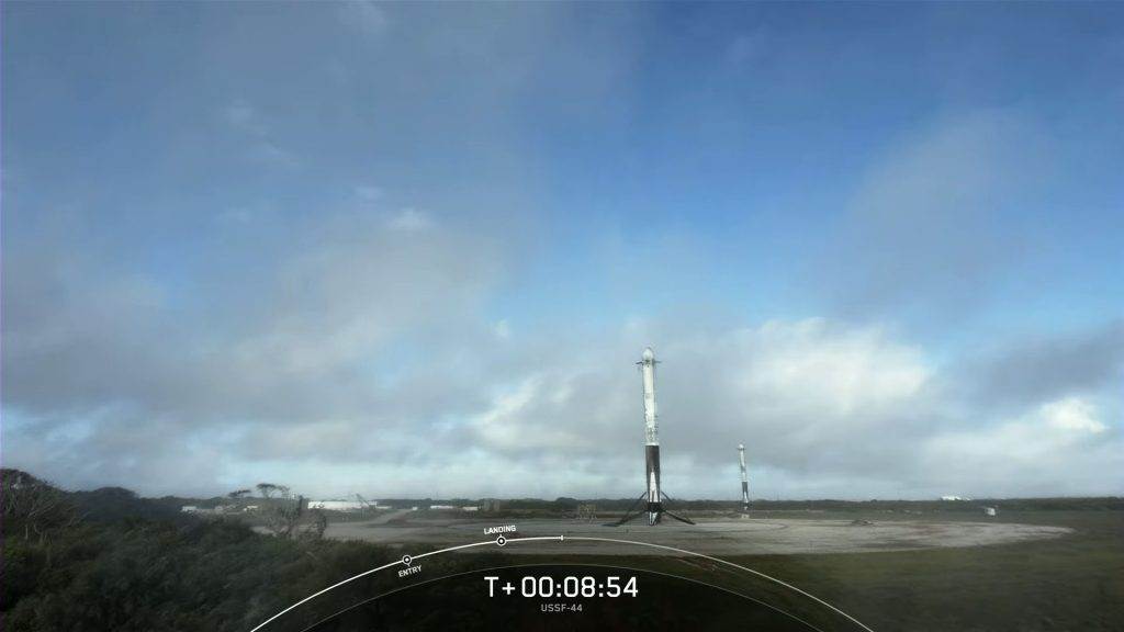 Falcon Heavy boosters landed