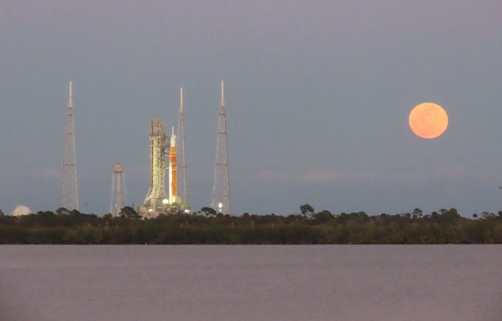 Artemis II and Moonrise