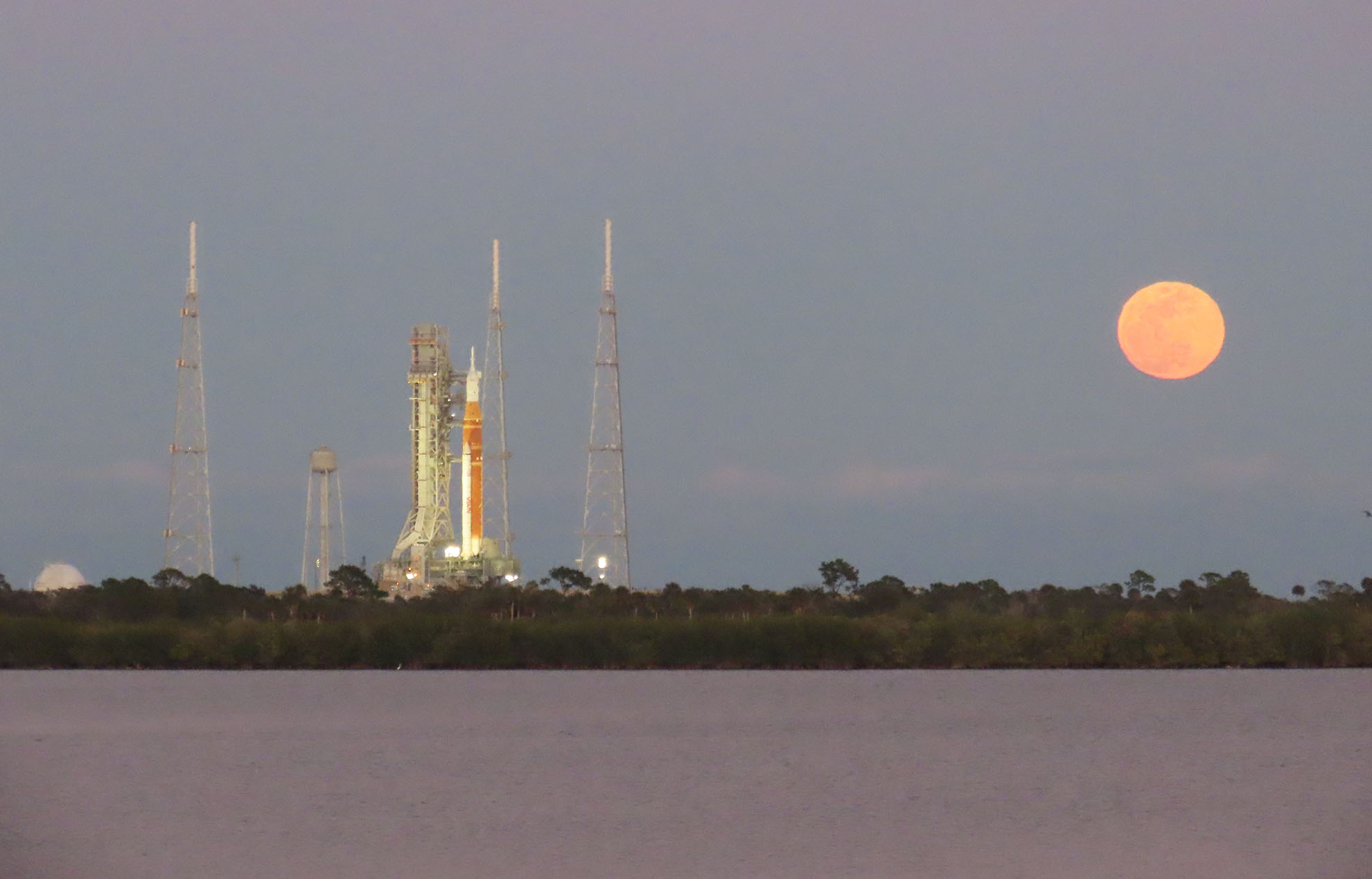 Artemis II and Moonrise