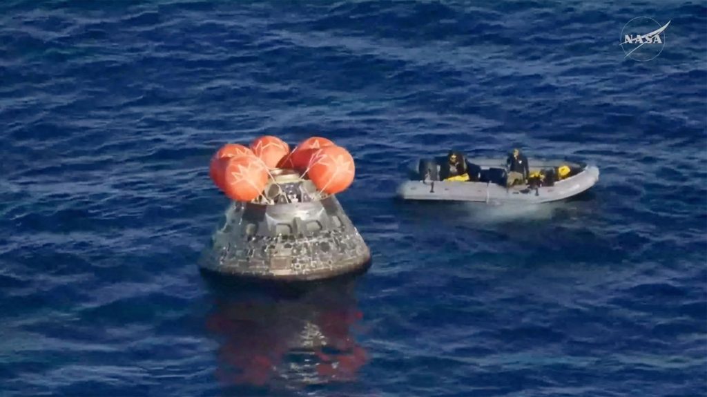 Artemis II in water