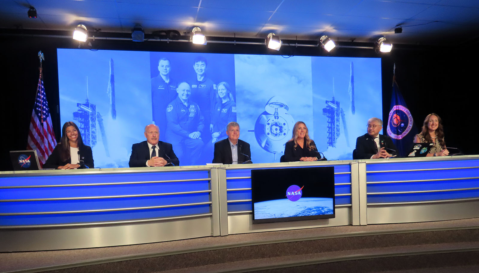 Crew 11 post launch press conference Crew 11 post launch press conference