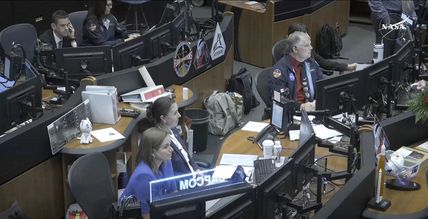 Mission Control during TLI